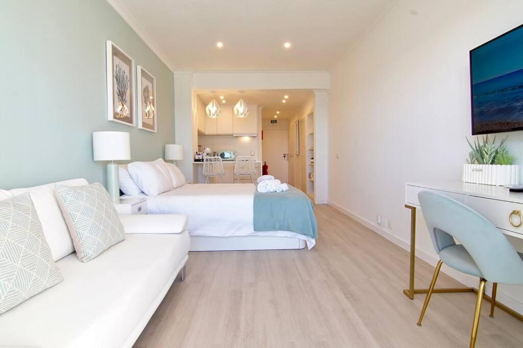 Sea Lovers - Sea Front - Studio Apartment Монте Гордо Екстериор снимка