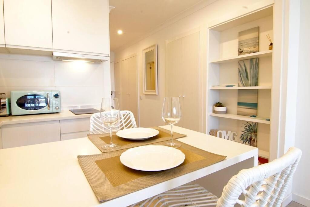 Sea Lovers - Sea Front - Studio Apartment Монте Гордо Екстериор снимка