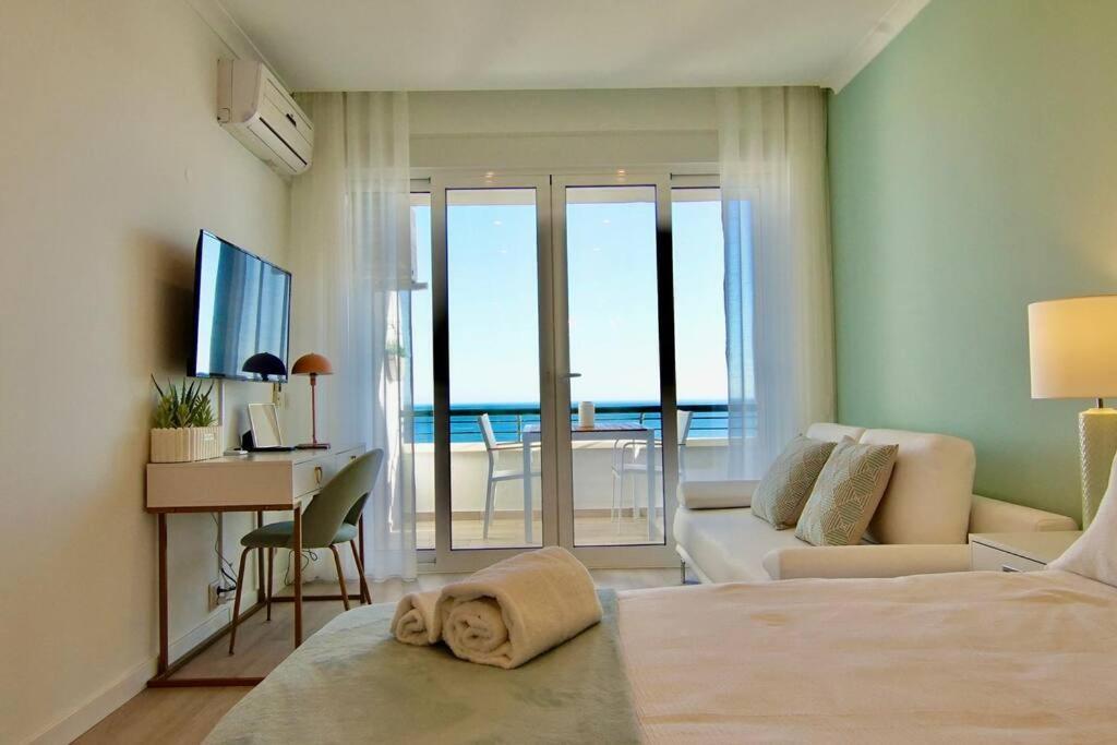 Sea Lovers - Sea Front - Studio Apartment Монте Гордо Екстериор снимка