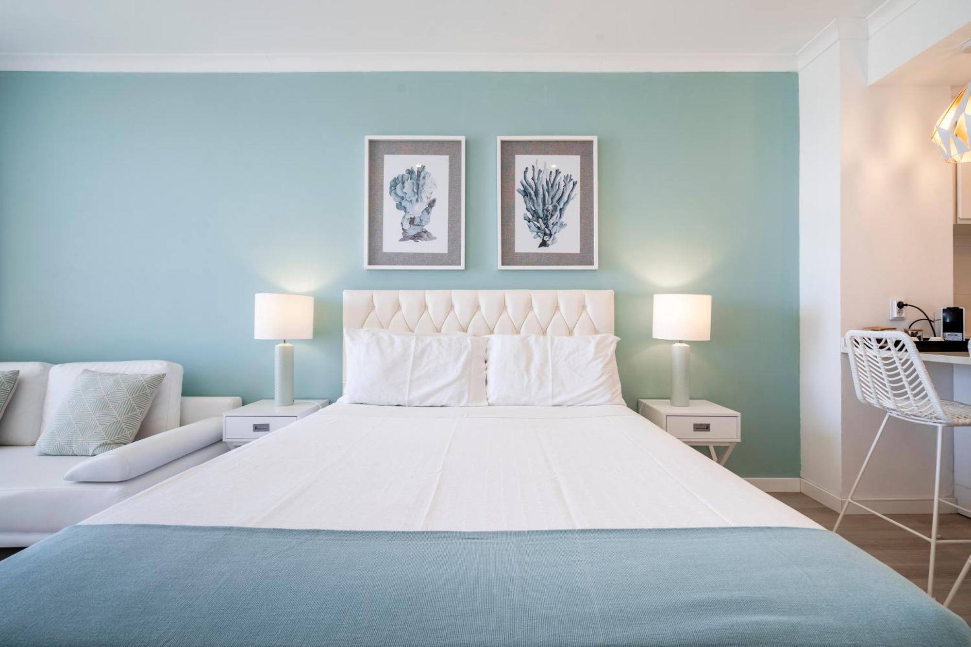 Sea Lovers - Sea Front - Studio Apartment Монте Гордо Екстериор снимка