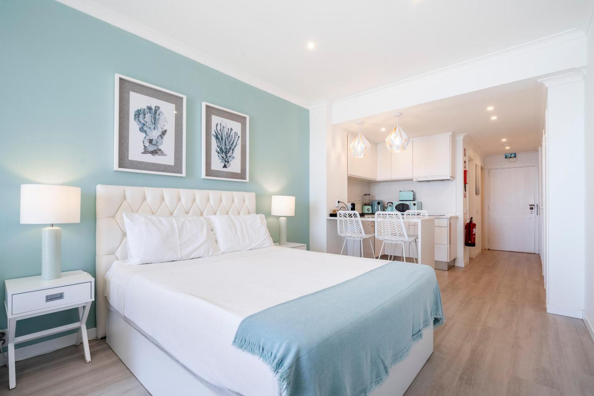 Sea Lovers - Sea Front - Studio Apartment Монте Гордо Екстериор снимка